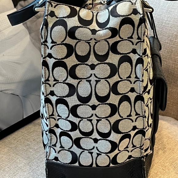 COACH 🎁Charlie Signature Python Shoulder Bag Tote Front Pocket EUC VINTAGE - Picture 9 of 16